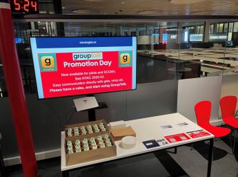 Bild från när GroupTalk-lösningen introducerades för flygpersonalen på Norwegian Air Shuttle.
