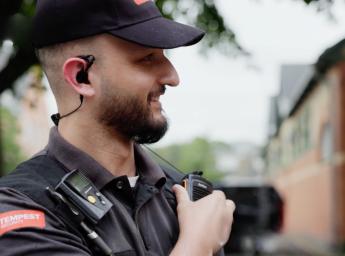 Tempest Security AB väktare använder en RSM för push to talk kommunikation
