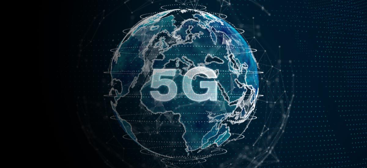 Jordglobsikon som representerar global 5G-nätverksuppkoppling.