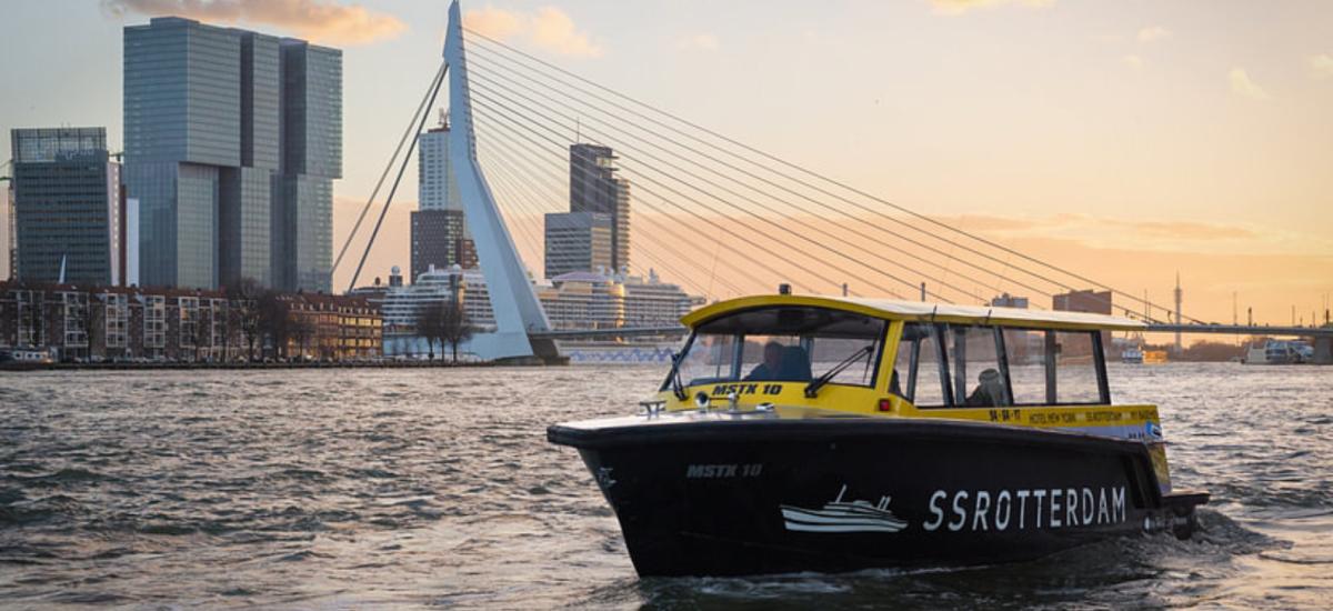 Taxibåt i Rotterdam.