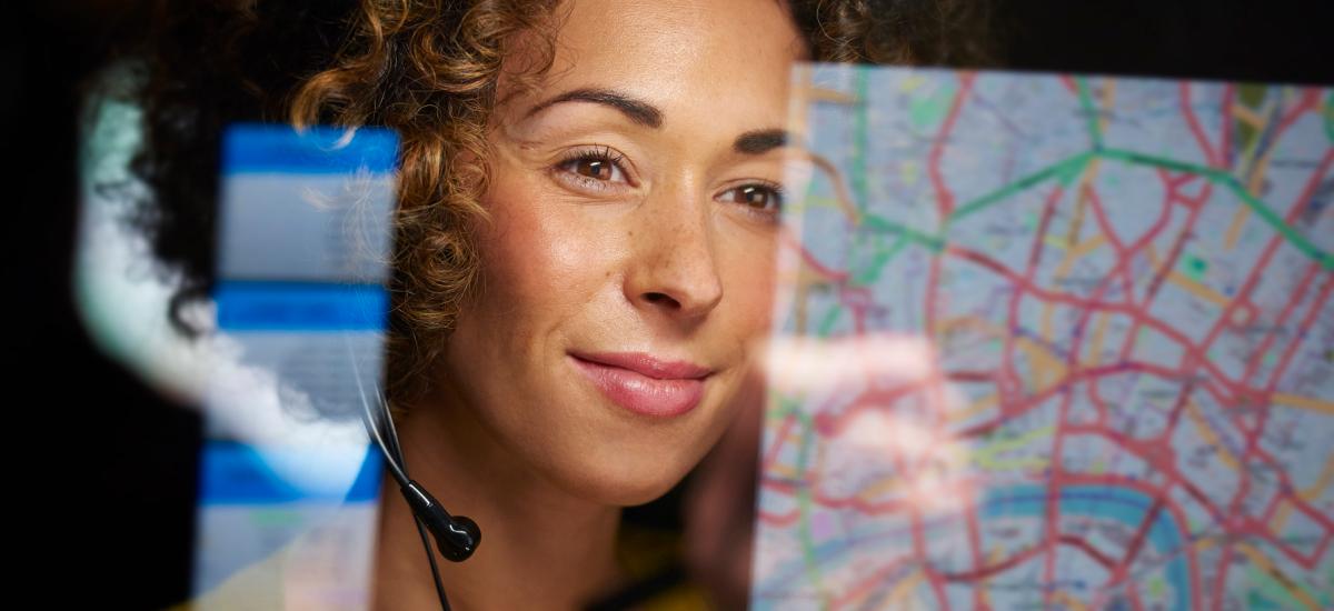 Taxi-dispatcher som hanterar flotta och kommunikation med GroupTalk.