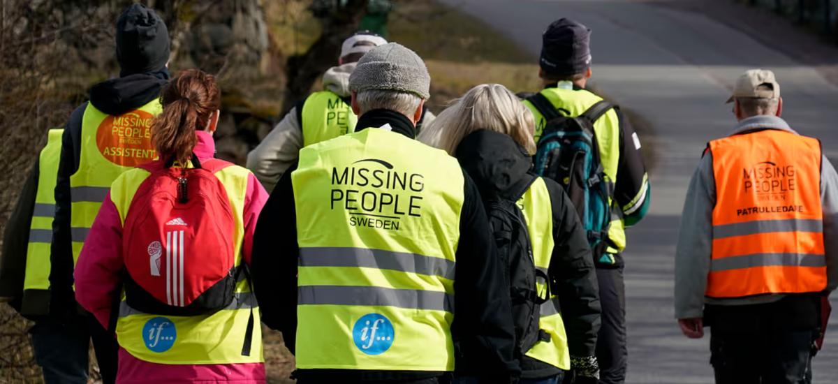 Volontärer som arbetar för organisationen Missing People.