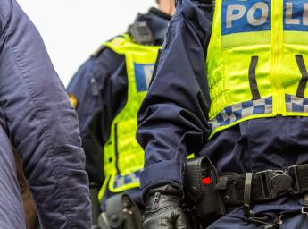 Två svenska polismän.